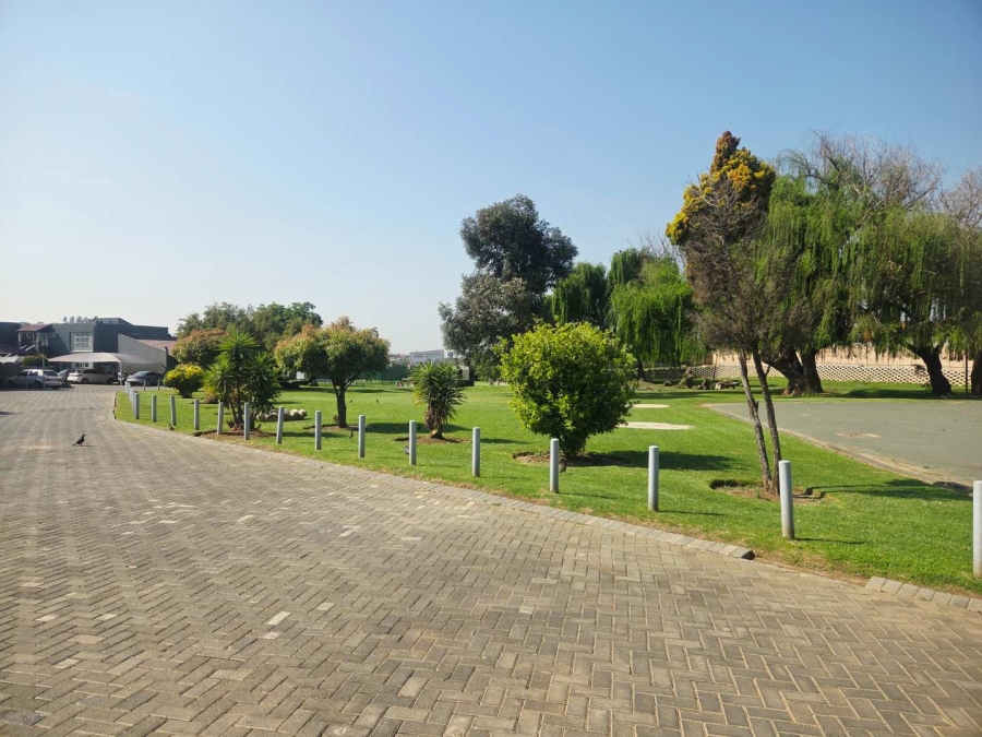 2 Bedroom Property for Sale in Mulbarton Gauteng