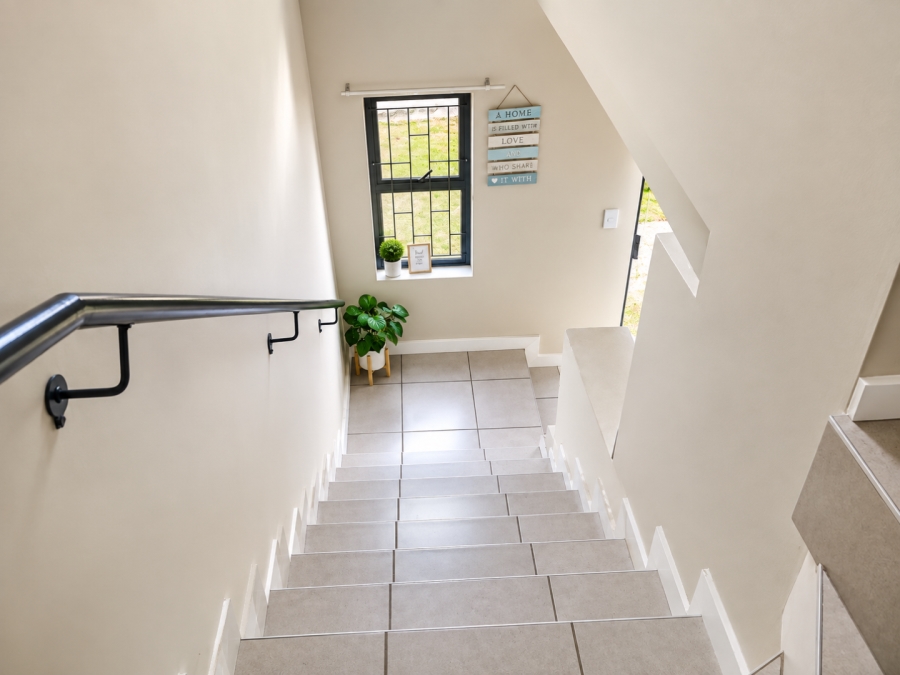 2 Bedroom Property for Sale in Albertsdal Gauteng