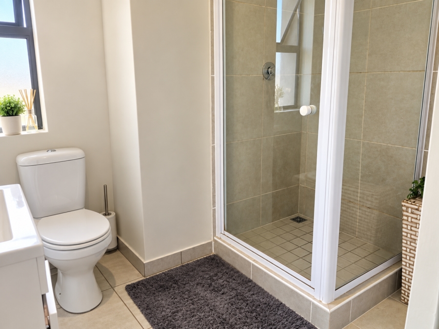 2 Bedroom Property for Sale in Albertsdal Gauteng