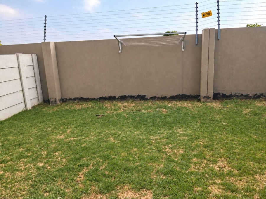 2 Bedroom Property for Sale in Albertsdal Gauteng
