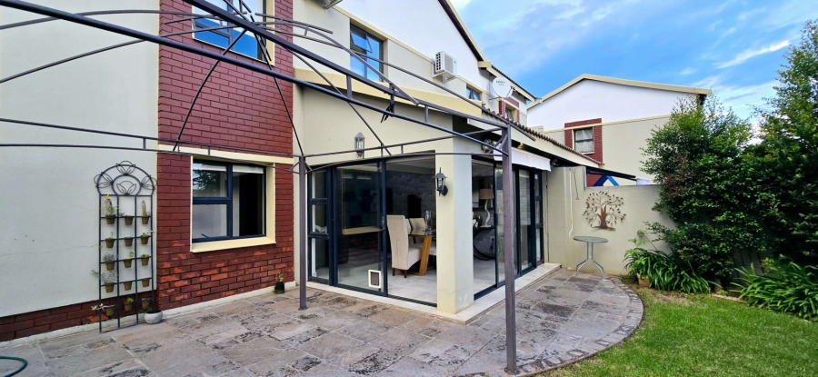 4 Bedroom Property for Sale in Equestria Gauteng