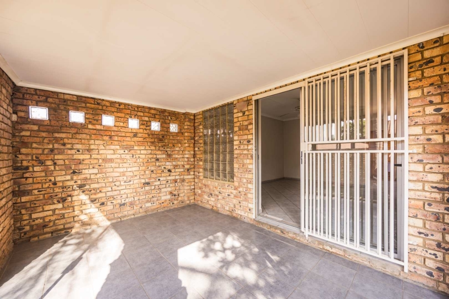 2 Bedroom Property for Sale in Equestria Gauteng