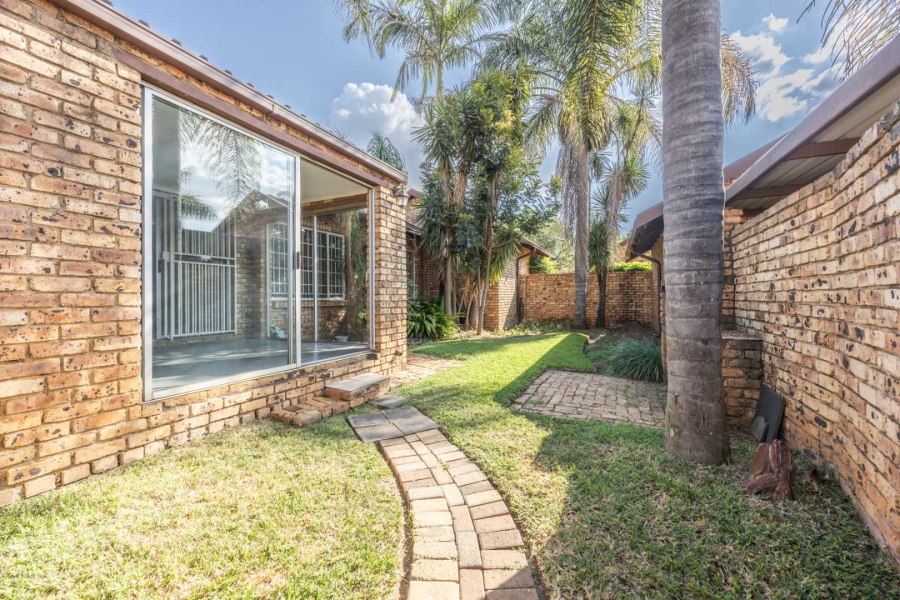 2 Bedroom Property for Sale in Equestria Gauteng