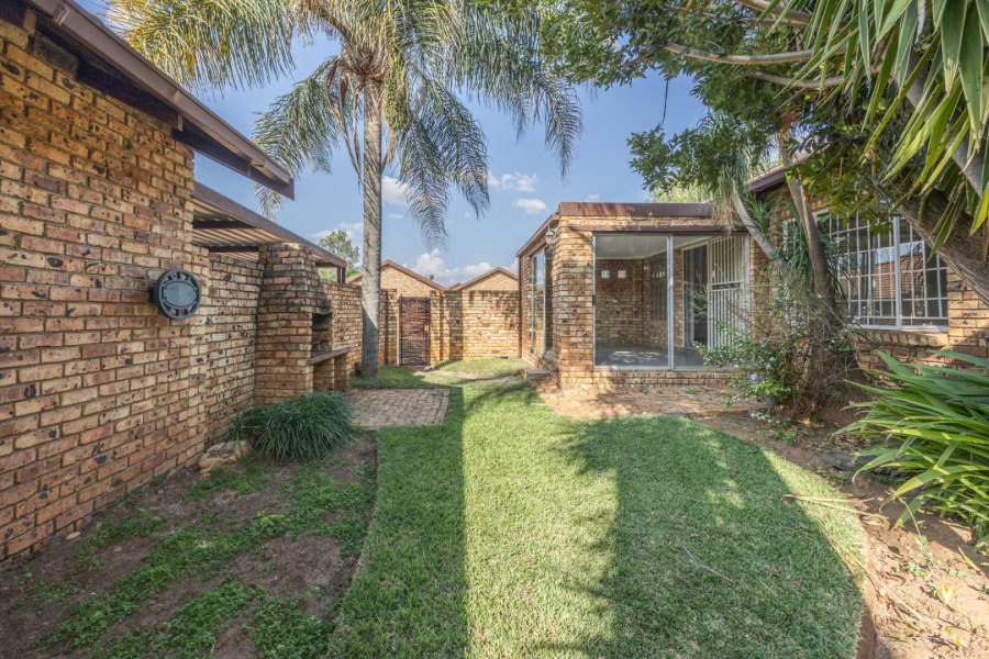 2 Bedroom Property for Sale in Equestria Gauteng