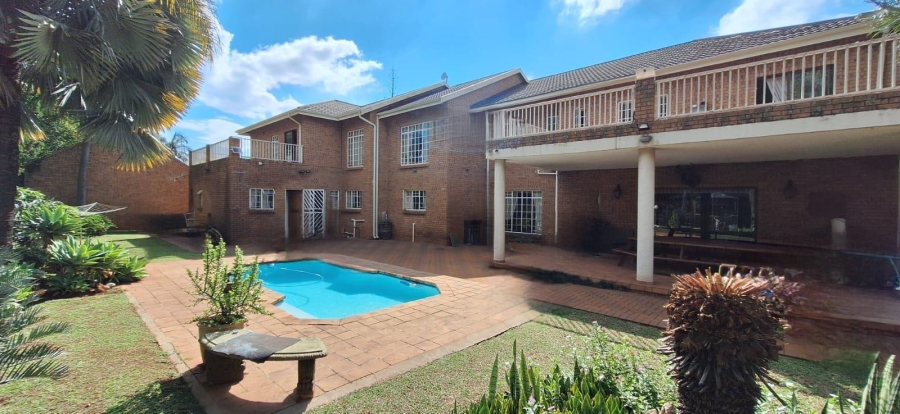 6 Bedroom Property for Sale in Amandasig Gauteng