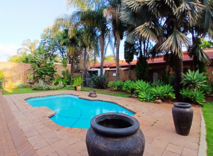 6 Bedroom Property for Sale in Amandasig Gauteng