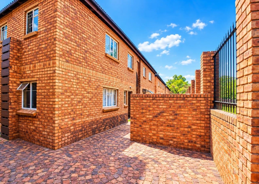 6 Bedroom Property for Sale in Amandasig Gauteng