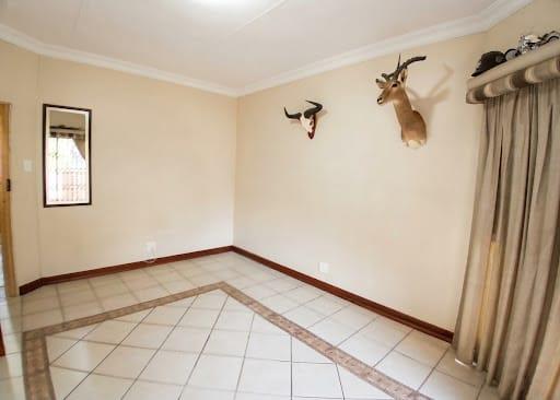 6 Bedroom Property for Sale in Amandasig Gauteng