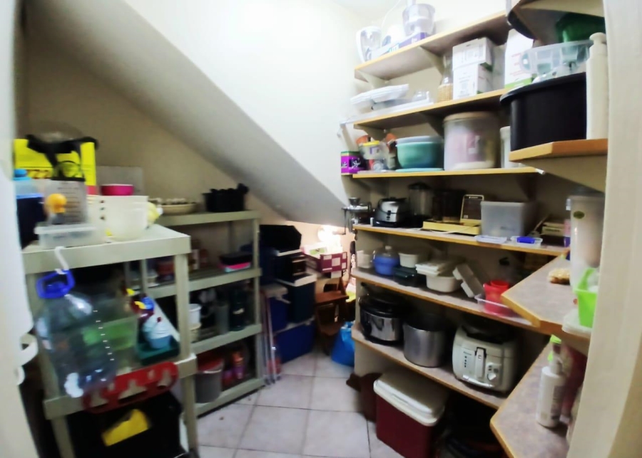 6 Bedroom Property for Sale in Amandasig Gauteng