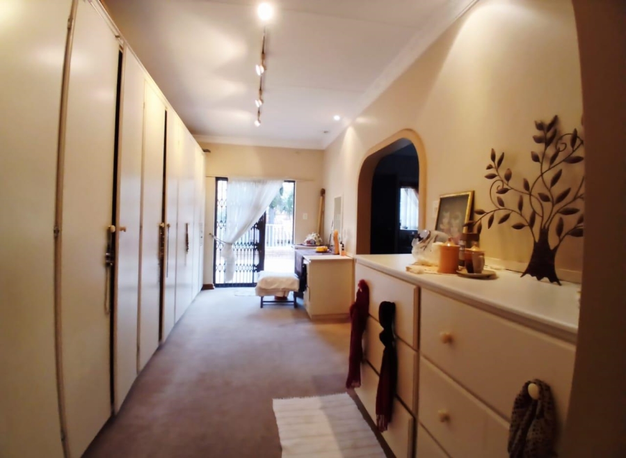6 Bedroom Property for Sale in Amandasig Gauteng