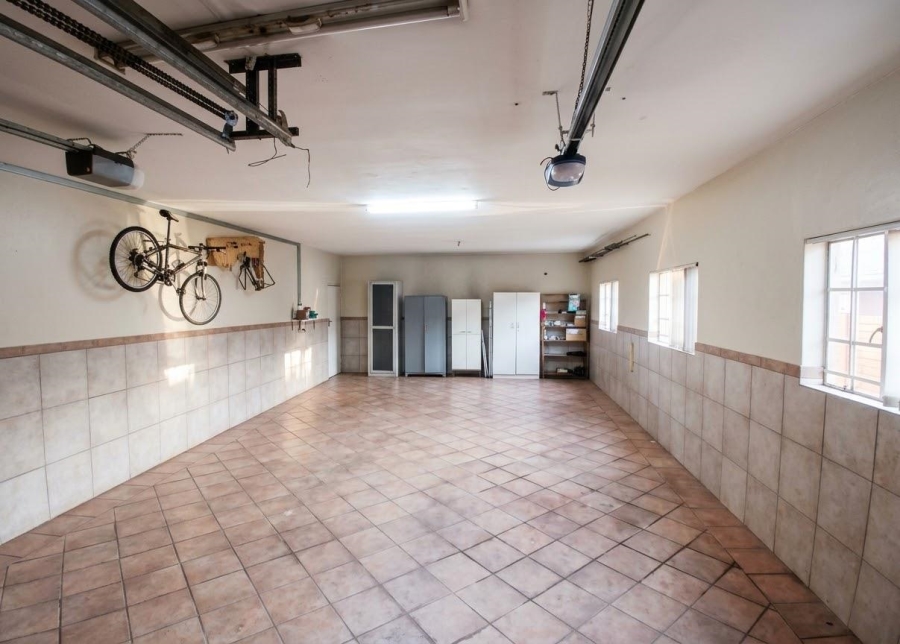 6 Bedroom Property for Sale in Amandasig Gauteng