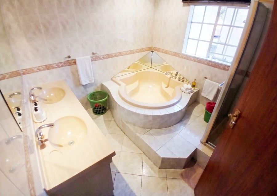 6 Bedroom Property for Sale in Amandasig Gauteng