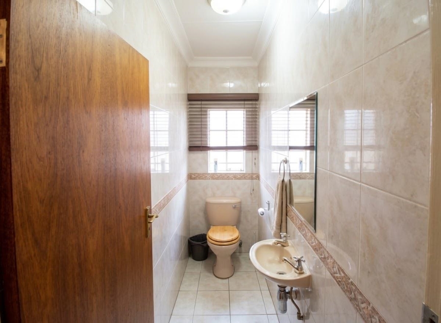6 Bedroom Property for Sale in Amandasig Gauteng