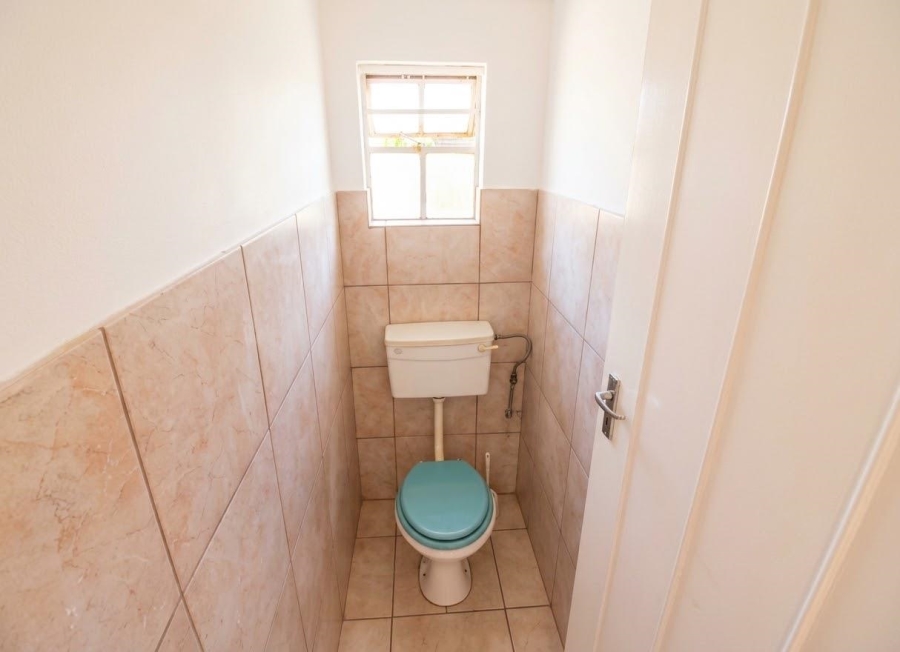 6 Bedroom Property for Sale in Amandasig Gauteng