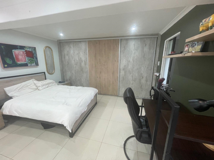 To Let 0 Bedroom Property for Rent in Greenside Gauteng