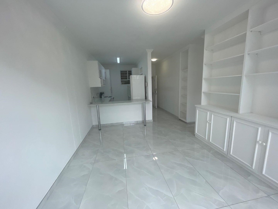 To Let 1 Bedroom Property for Rent in Illovo Gauteng