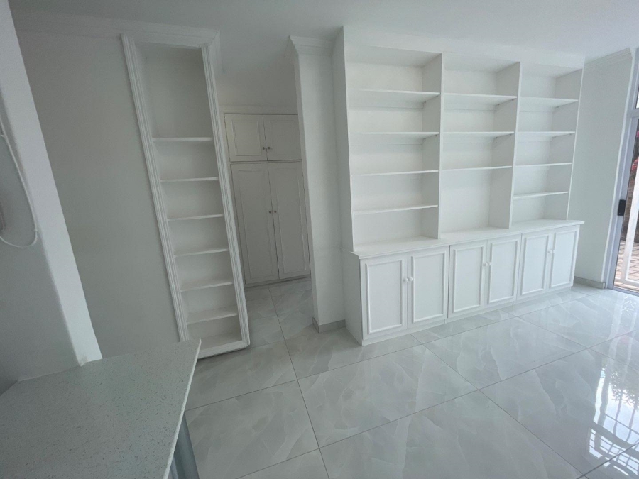 To Let 1 Bedroom Property for Rent in Illovo Gauteng