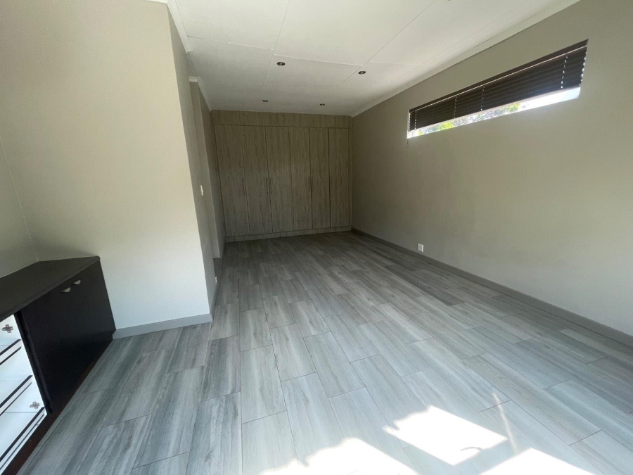 To Let 4 Bedroom Property for Rent in Gallo Manor Gauteng