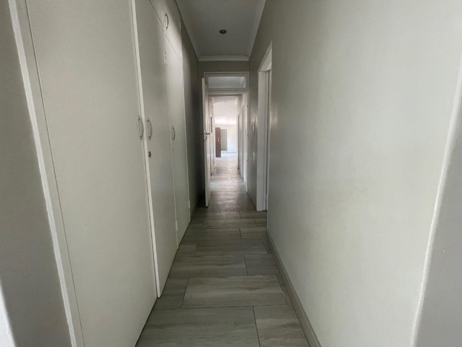 To Let 4 Bedroom Property for Rent in Gallo Manor Gauteng