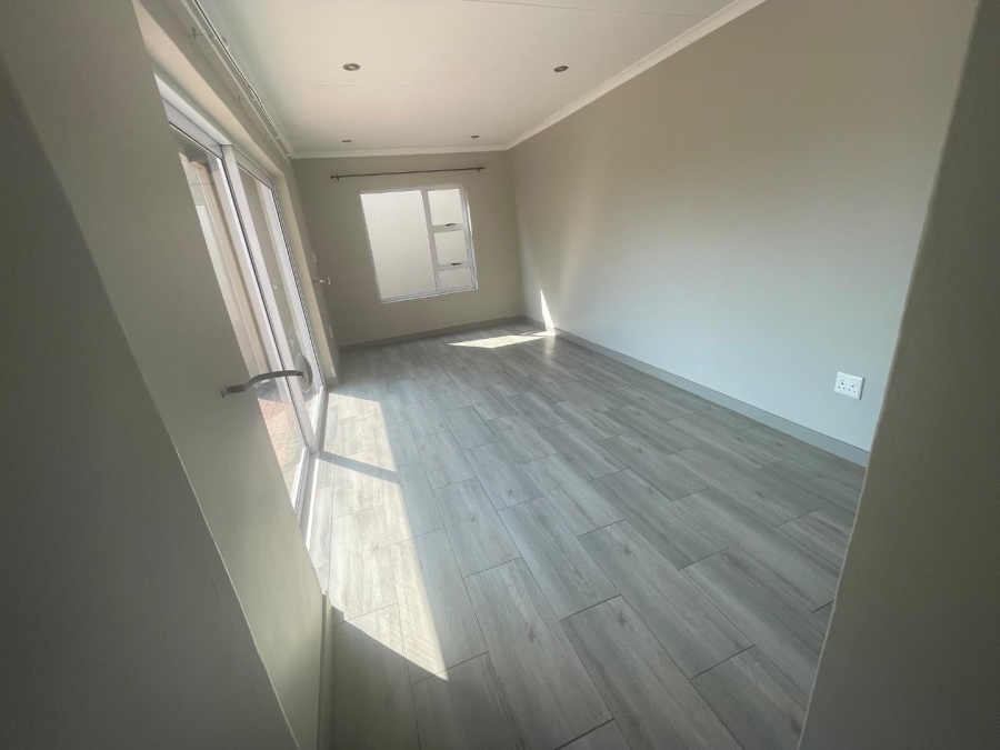 To Let 4 Bedroom Property for Rent in Gallo Manor Gauteng