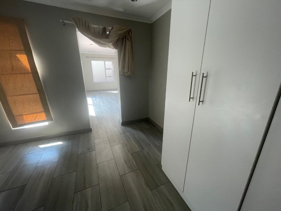 To Let 4 Bedroom Property for Rent in Gallo Manor Gauteng