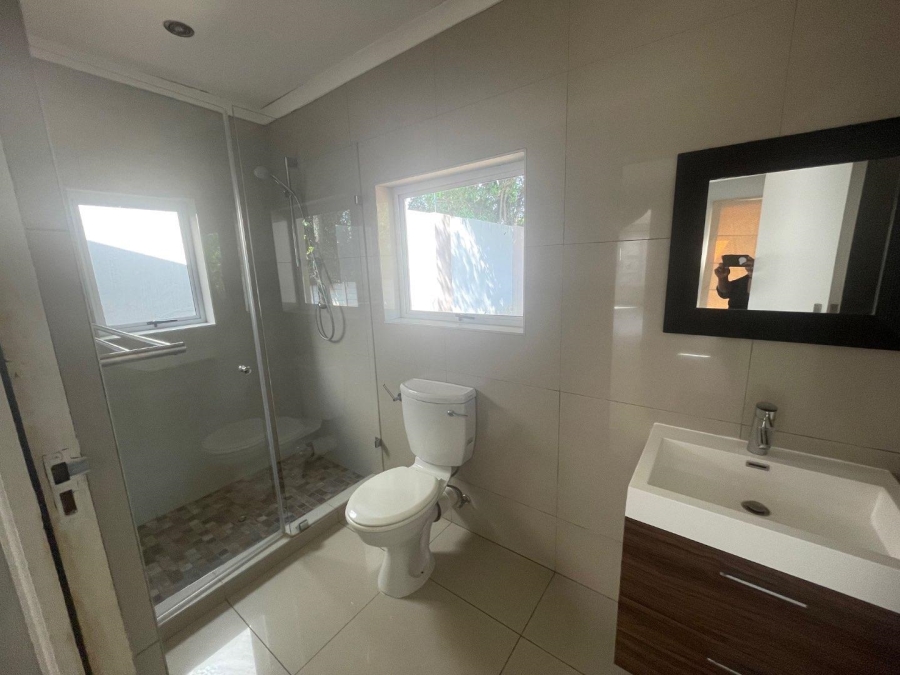 To Let 4 Bedroom Property for Rent in Gallo Manor Gauteng