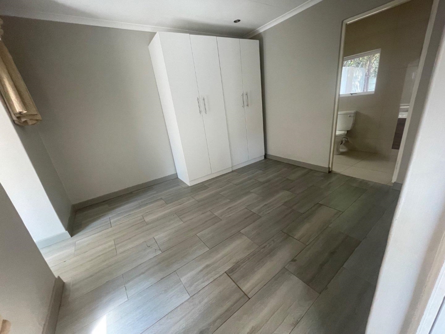 To Let 4 Bedroom Property for Rent in Gallo Manor Gauteng