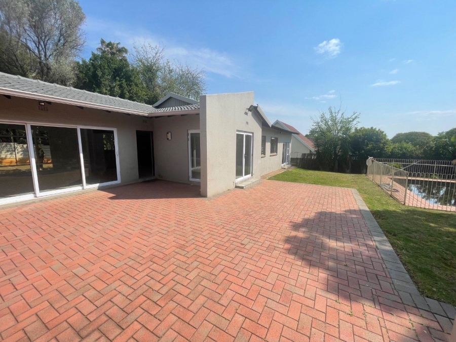 To Let 4 Bedroom Property for Rent in Gallo Manor Gauteng