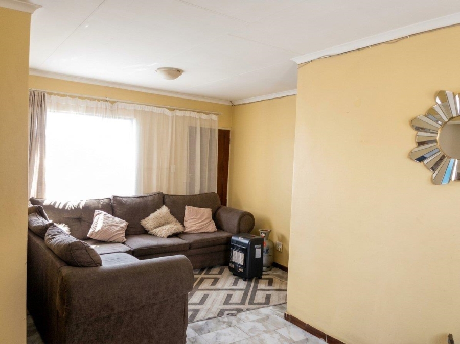 7 Bedroom Property for Sale in Windmill Park Gauteng