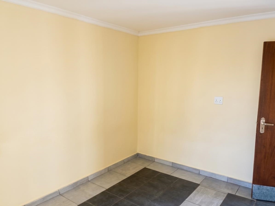 7 Bedroom Property for Sale in Windmill Park Gauteng