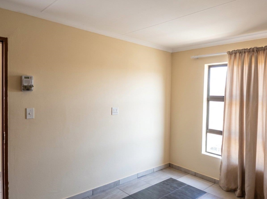 7 Bedroom Property for Sale in Windmill Park Gauteng