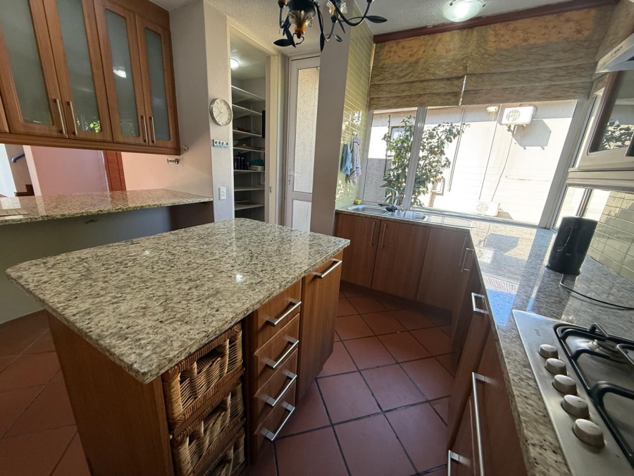 5 Bedroom Property for Sale in Westdene Gauteng