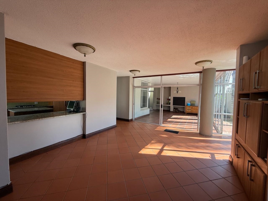 5 Bedroom Property for Sale in Westdene Gauteng