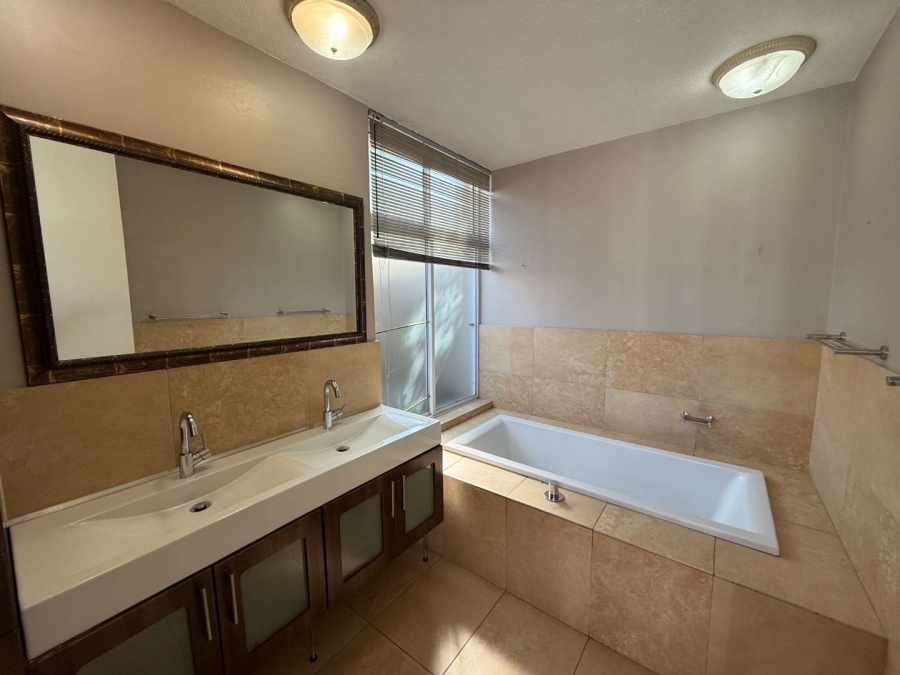 5 Bedroom Property for Sale in Westdene Gauteng