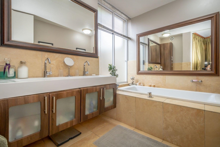 5 Bedroom Property for Sale in Westdene Gauteng
