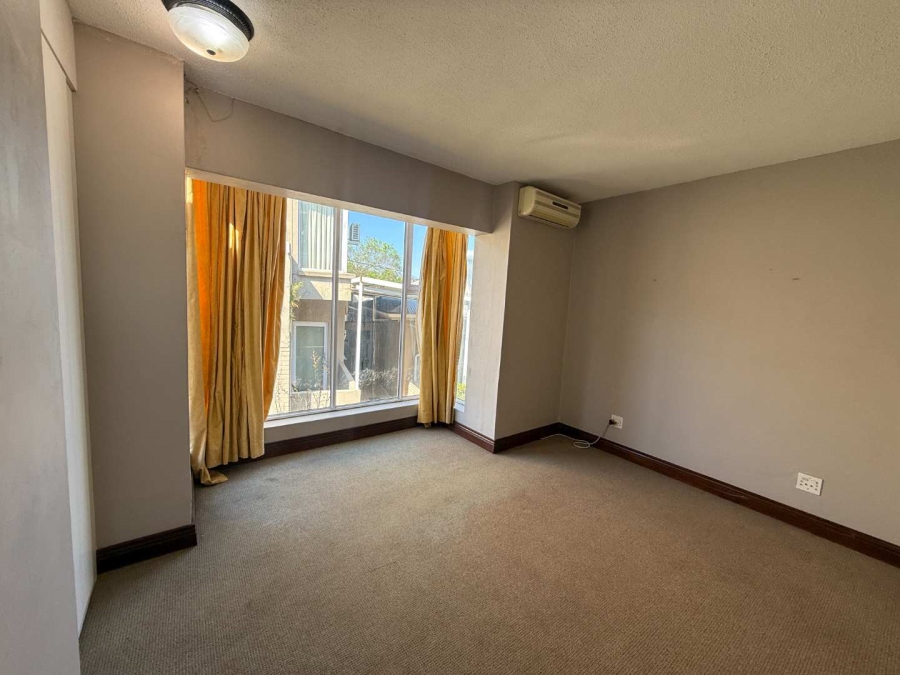 5 Bedroom Property for Sale in Westdene Gauteng
