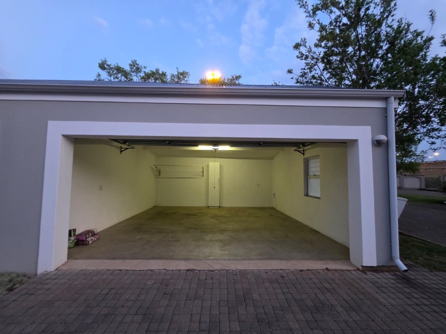 To Let 3 Bedroom Property for Rent in Erasmus Park Gauteng