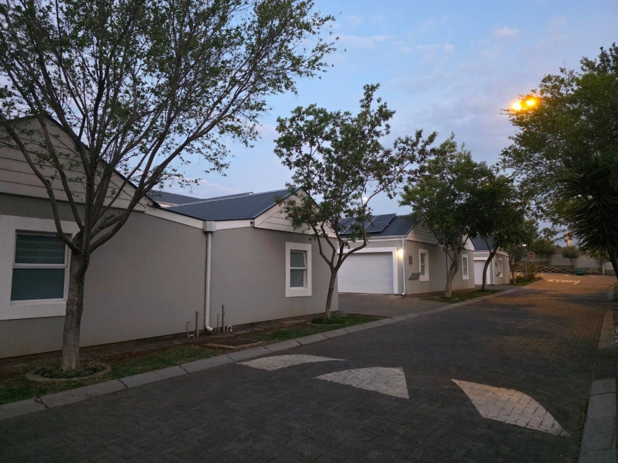 To Let 3 Bedroom Property for Rent in Erasmus Park Gauteng