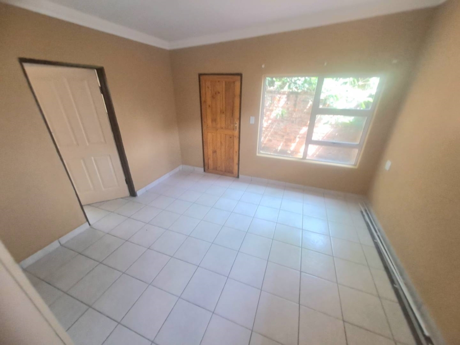 To Let 2 Bedroom Property for Rent in Meyerspark Gauteng