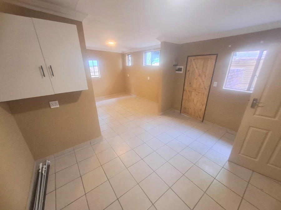 To Let 2 Bedroom Property for Rent in Meyerspark Gauteng
