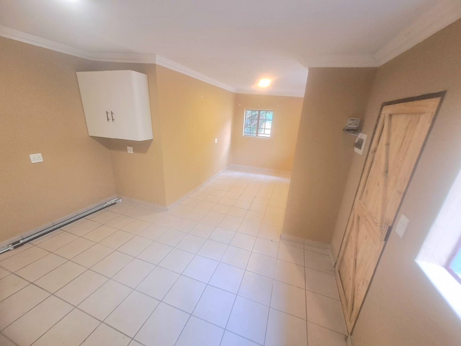 To Let 2 Bedroom Property for Rent in Meyerspark Gauteng