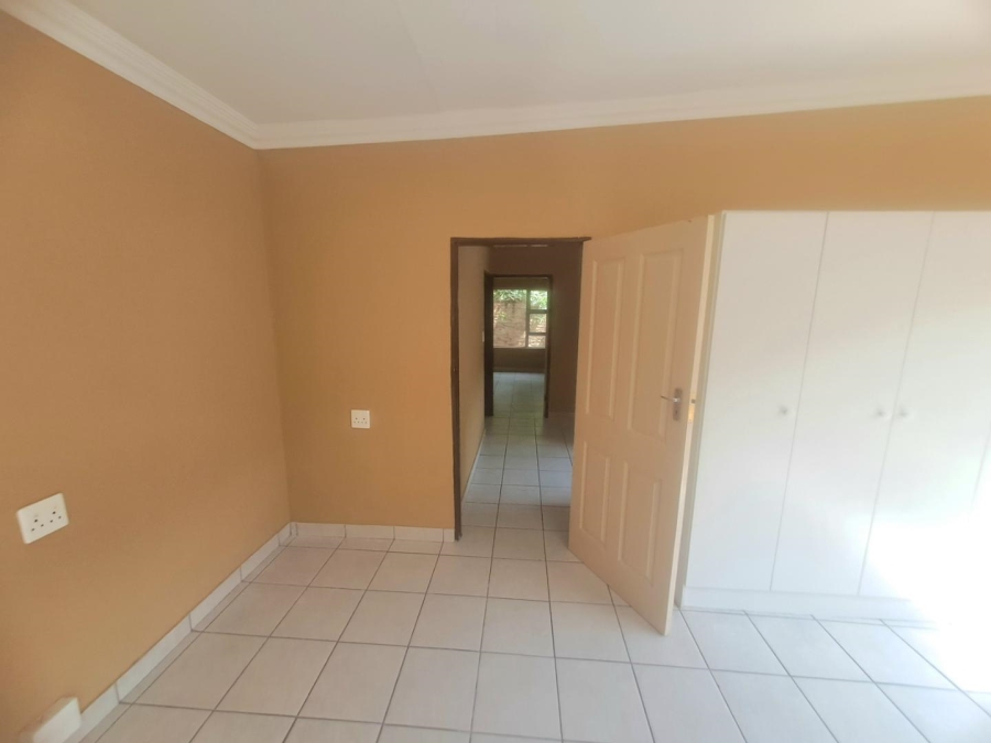 To Let 2 Bedroom Property for Rent in Meyerspark Gauteng