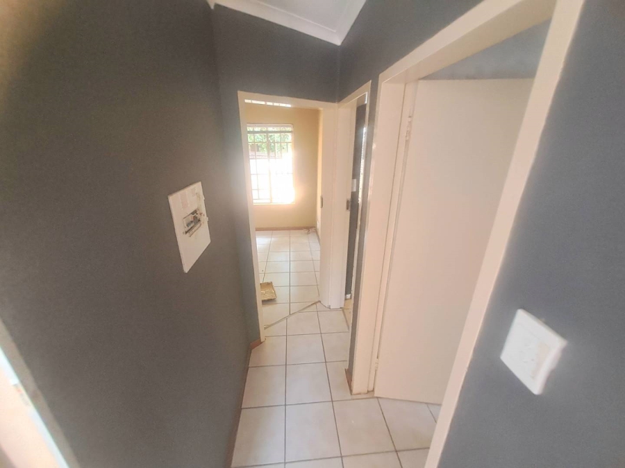 To Let 2 Bedroom Property for Rent in La Montagne Gauteng