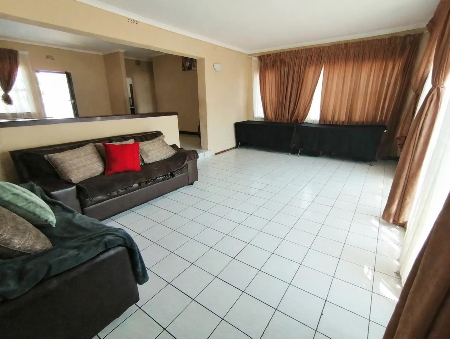 4 Bedroom Property for Sale in The Hill Gauteng