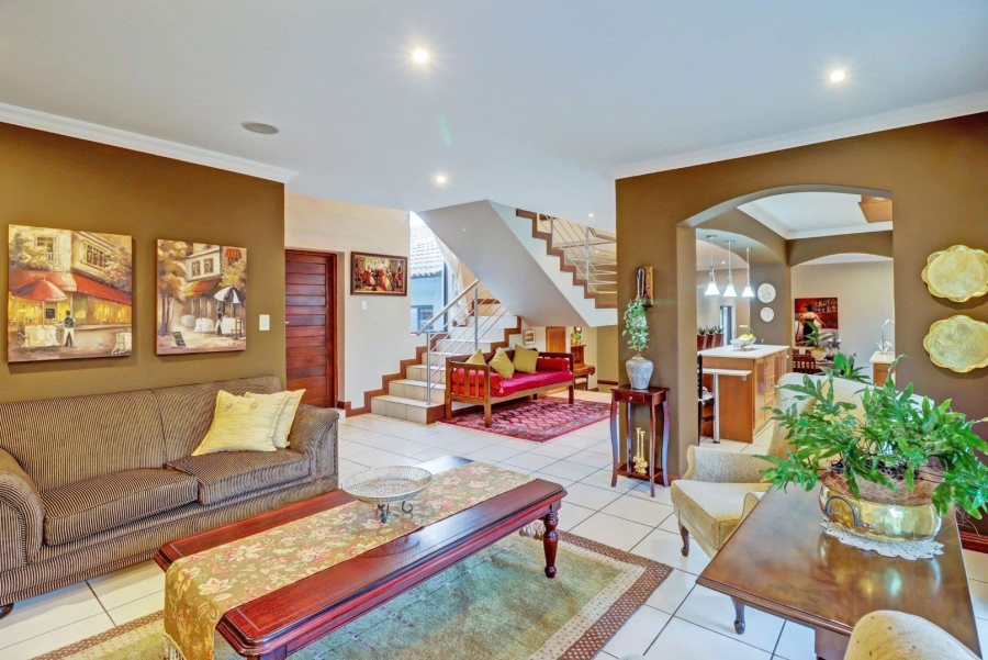 5 Bedroom Property for Sale in Garsfontein Gauteng