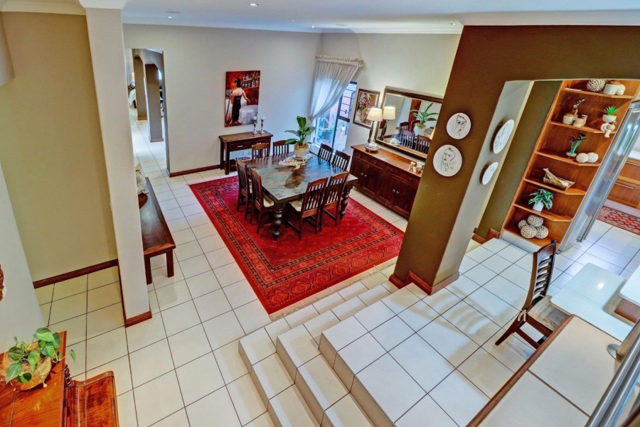5 Bedroom Property for Sale in Garsfontein Gauteng