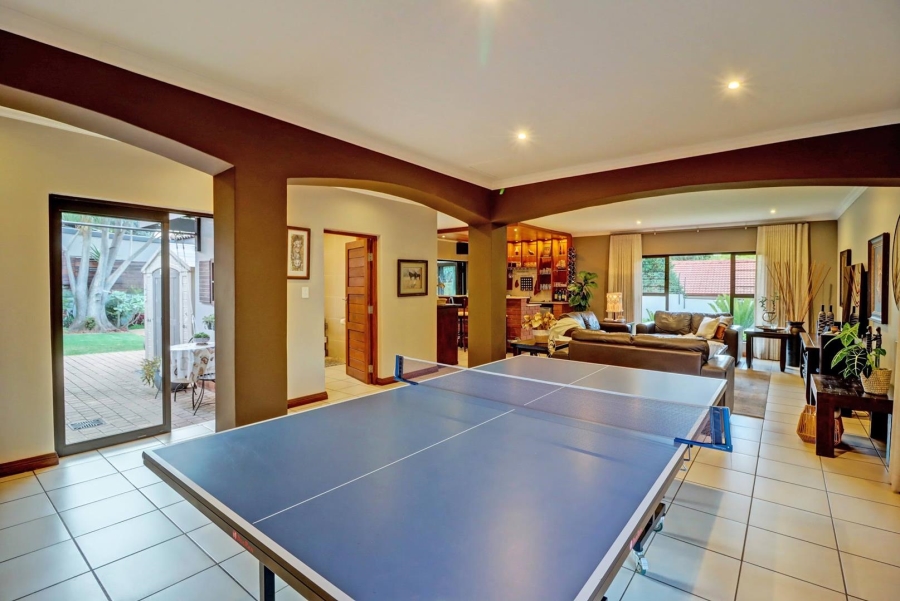 5 Bedroom Property for Sale in Garsfontein Gauteng