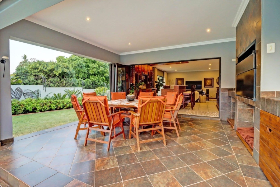 5 Bedroom Property for Sale in Garsfontein Gauteng