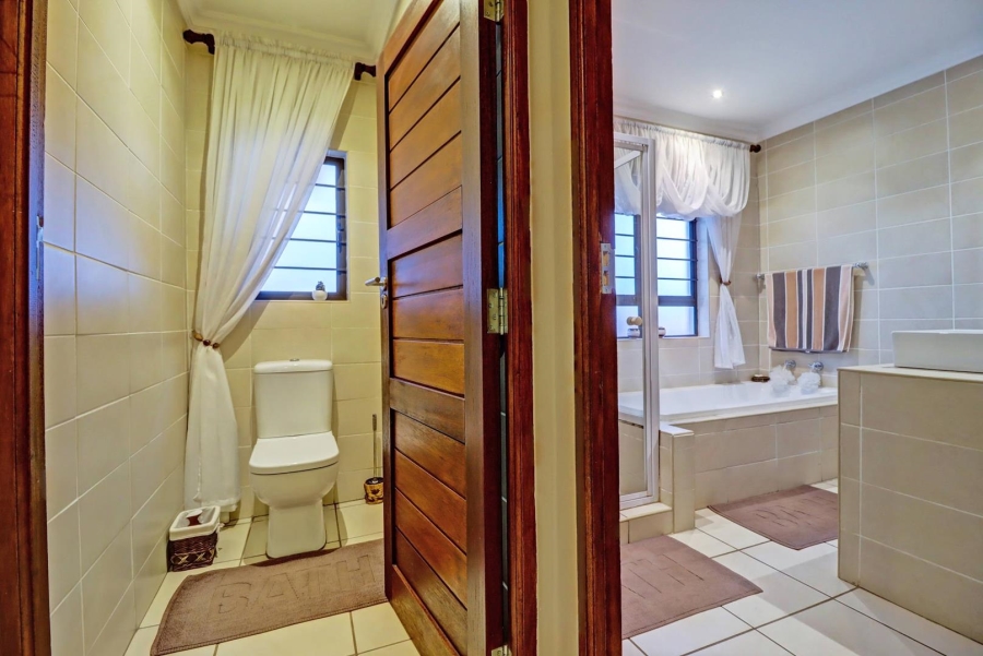 5 Bedroom Property for Sale in Garsfontein Gauteng