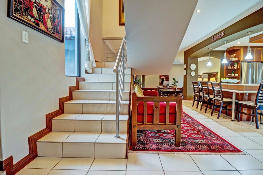 5 Bedroom Property for Sale in Garsfontein Gauteng